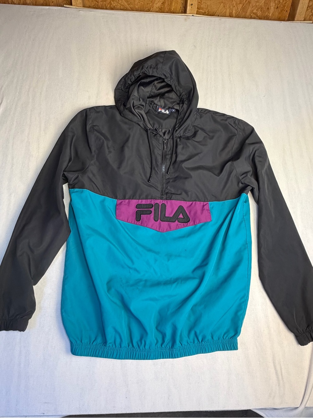 FILA Mens Hooded Windbreaker Jacket in Black, Teal & Purple Size: Medium